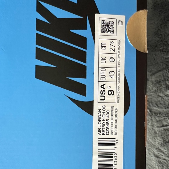 Nike Air Jordan 1 Retro High OG UNC - Picture 2 of 10